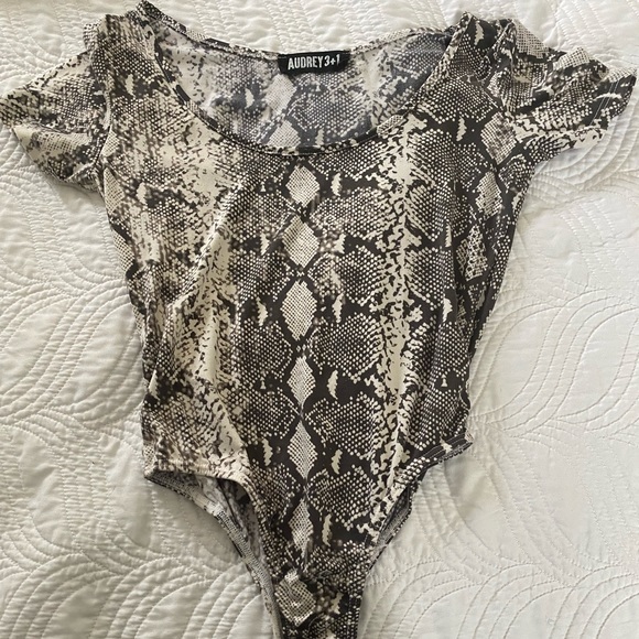 Audrey 3 + 1 Body Suit - Picture 1 of 2